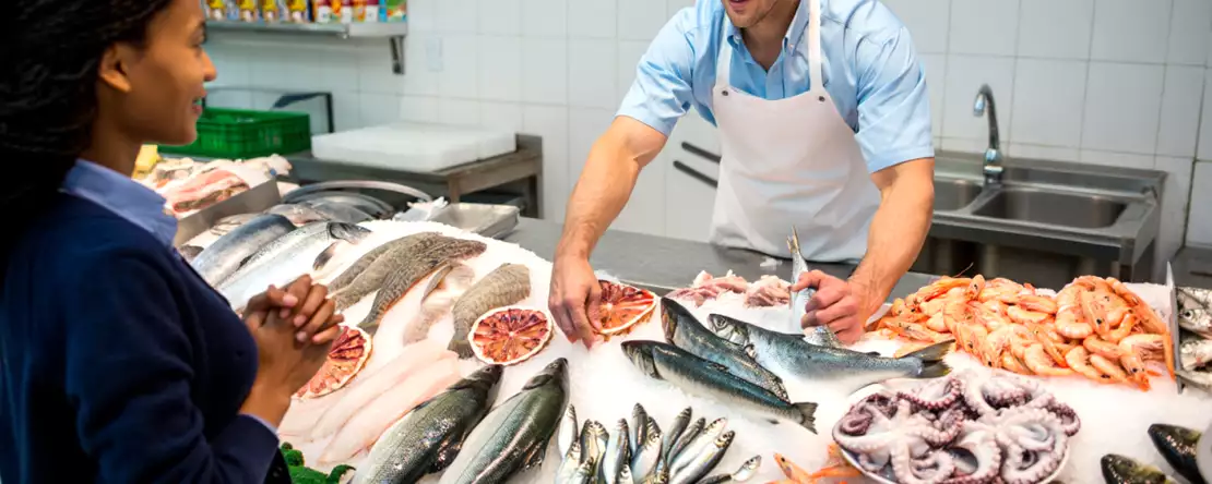 Mai nutritiv decât somonul și infinit mai ieftin: peștele uitat care ți-ar putea schimba dieta