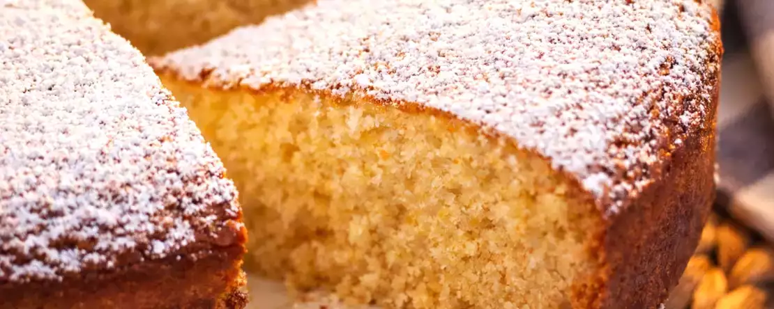 Pot înlocui zahărul alb cu zahăr brun la o prăjitură tip pandișpan?