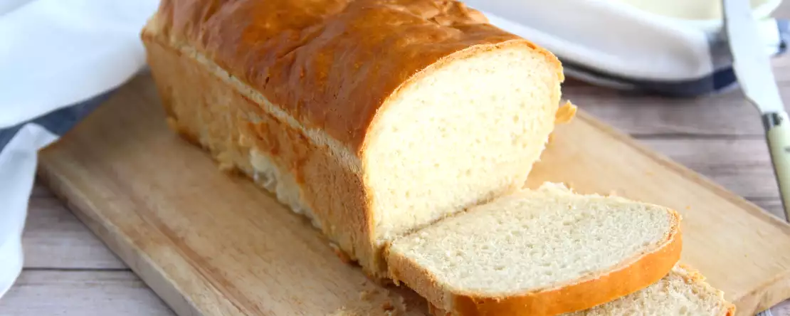 Cum faci pâine moale de casă pentru sandvișuri? Metoda simplă pentru un rezultat demn de o brutărie