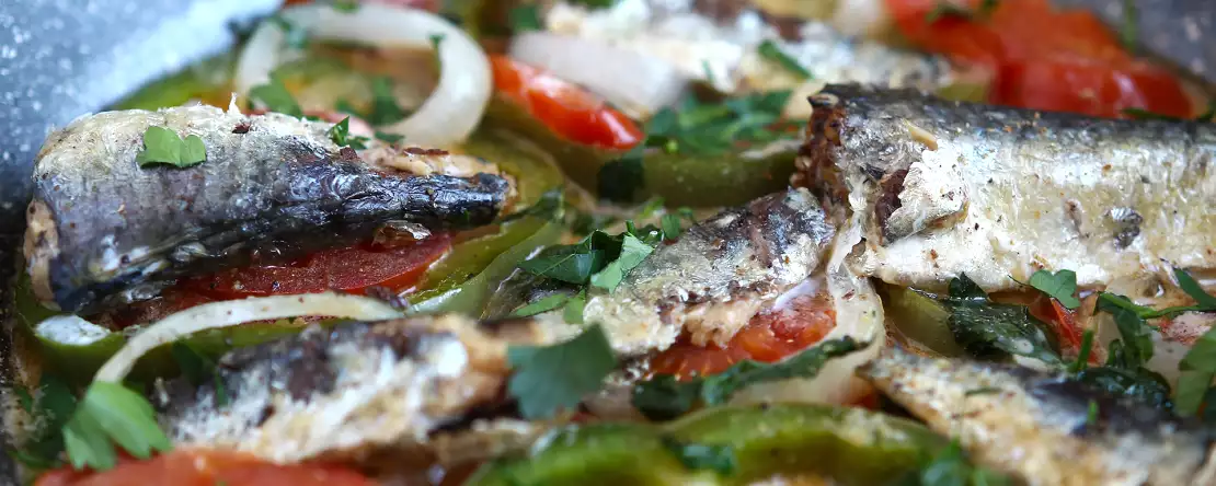 Mănâncă bine pentru a trăi mai mult: Știința din spatele alimentelor anti-îmbătrânire.