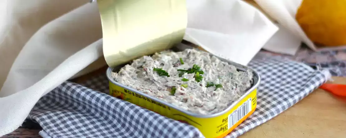 5 moduri simple de a scoate ce e mai bun din conservele de sardine