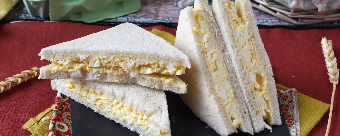 Căutați idei pentru utilizarea ouălor fierte? Iată 6 rețete simple