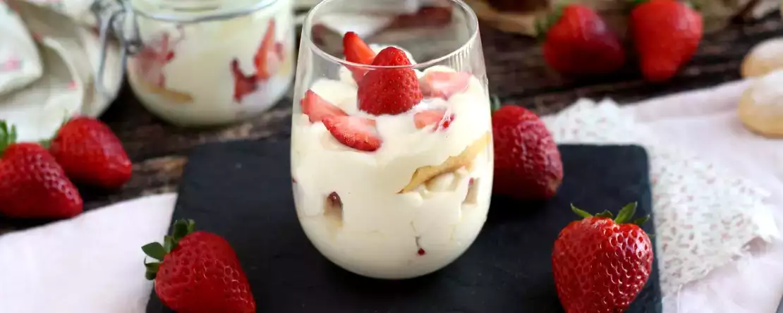 10 rețete de desert cu căpșuni: cele mai gustoase idei de încercat