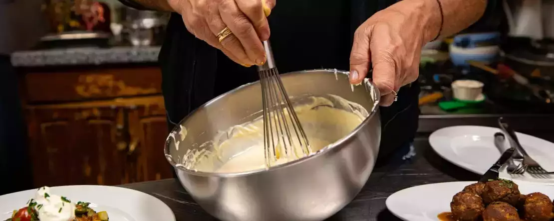 Meniul zilei, 25 aprilie: o explozie de arome cu moelleux, tajine și cremă de cafea