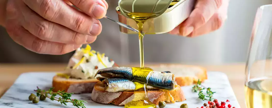 Aproape toată lumea aruncă uleiul de pe o conservă de sardine fără să realizeze ce pierde