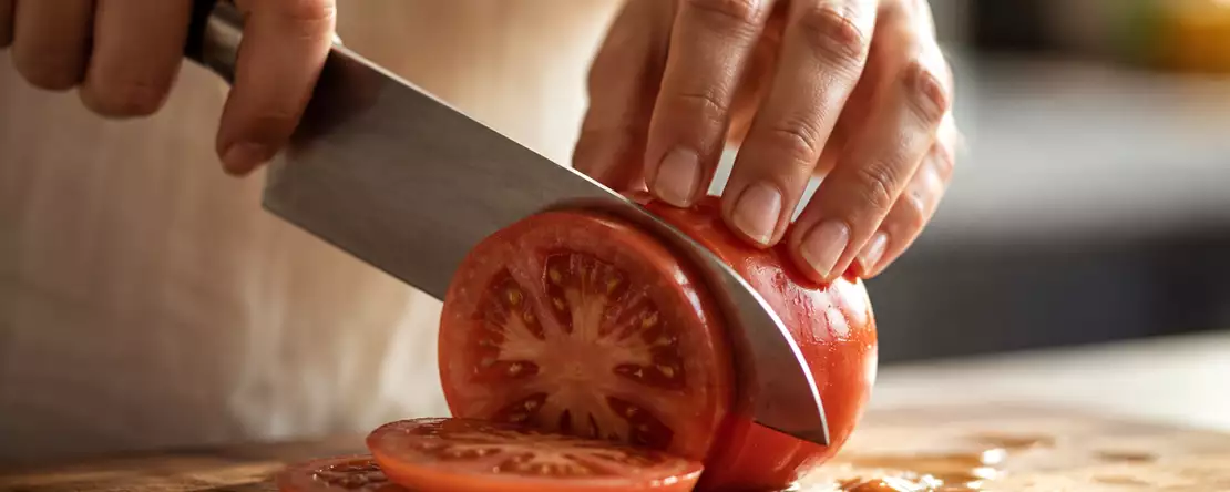 5 ingrediente care îți pot deteriora cuțitele fără ca tu să știi