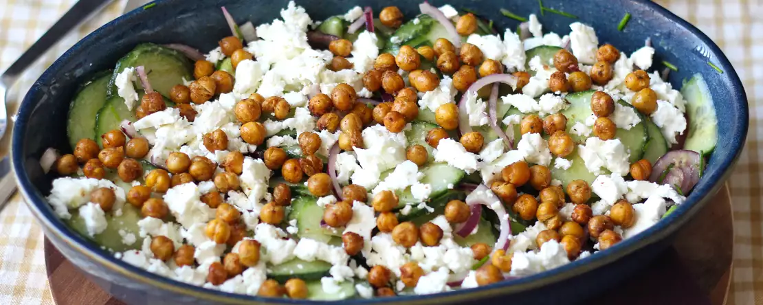 Salate de legume: idei proaspete pentru o alimentație bună cu alimente conservate și preparate simple