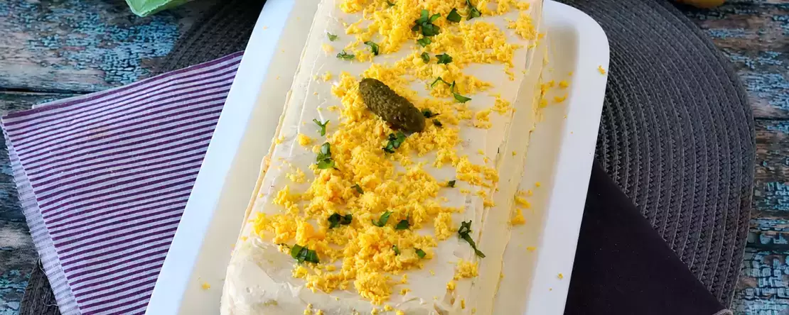 Tort rece cu cartofi și ton: rețetă fără cuptor, ușoară și cremoasă, perfectă pentru a fi preparată acasă ca aperitiv
