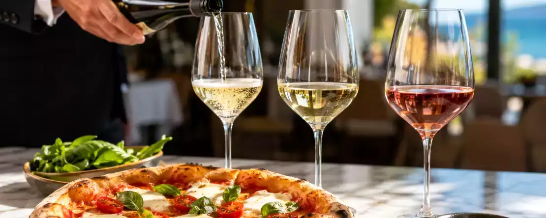 Cum să alegi vinul potrivit pentru fiecare tip de pizza: sfaturile esențiale ale somelierilor pentru tine