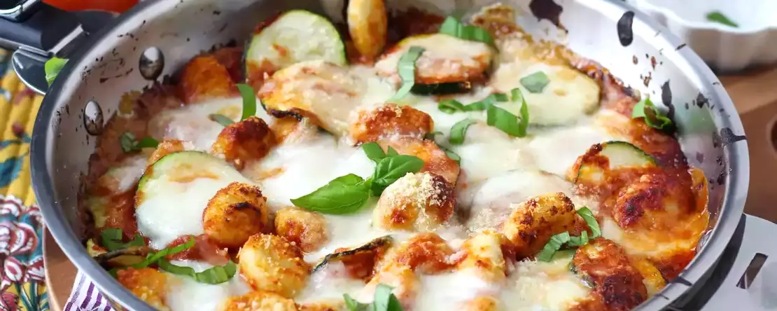N-ai timp să gătești? Acești gnocchi gratinați, cremoși și aurii, sunt masa care te salvează