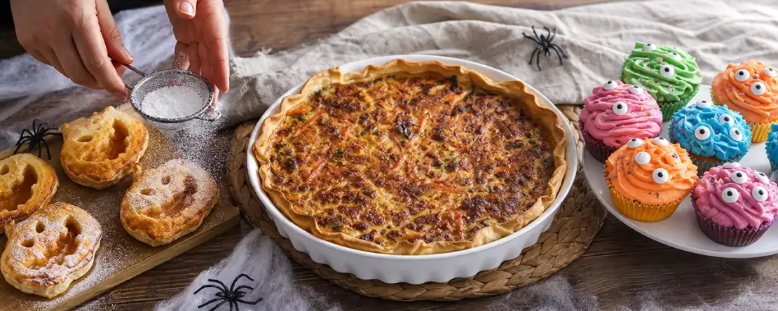 Meniul zilei, 27 octombrie: quiche cu legume și bacon, foietaj de Halloween și cupcakes monstruoase
