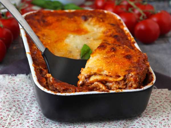 De la clasicul Bolognese la neobișnuitul courgette: 7 versiuni de lasagne care vă vor surprinde