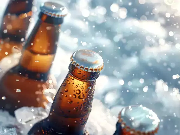 Cum să răcești rapid berea: trucul de bar pe care puțini oameni îl știu funcționează în 5 minute (chiar așa!)