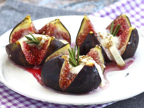 În septembrie, smochine coapte în cuptor cu brânză de capră și miere