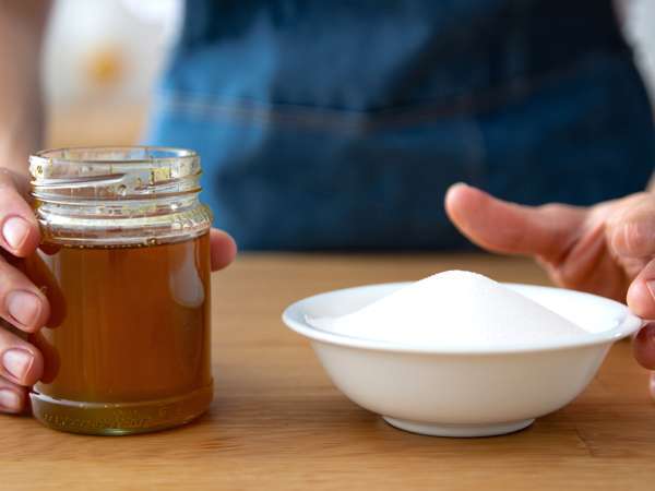 Este mierea întotdeauna mai bună decât zahărul? Nu chiar: comparați adevărurile și miturile