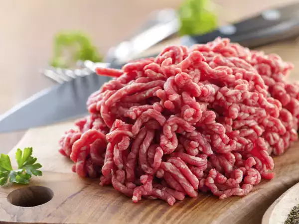 Ce carne tocată să alegeți în funcție de felul de mâncare pe care urmează să îl gătiți (și să o faceți bine de fiecare dată)