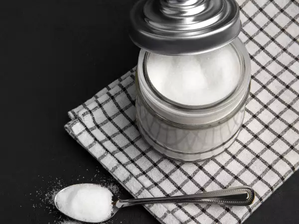 Tu, care păstrezi mereu zahărul în același borcan, iată cum se strică fără să-ți dai seama