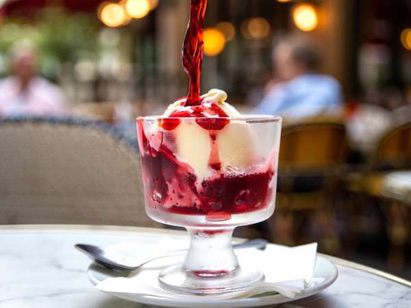 Cea mai neașteptată combinație a anului: vin și înghețată, combinația câștigătoare la TikTok