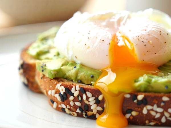 Tehnica simplă pentru ouă poșate perfecte