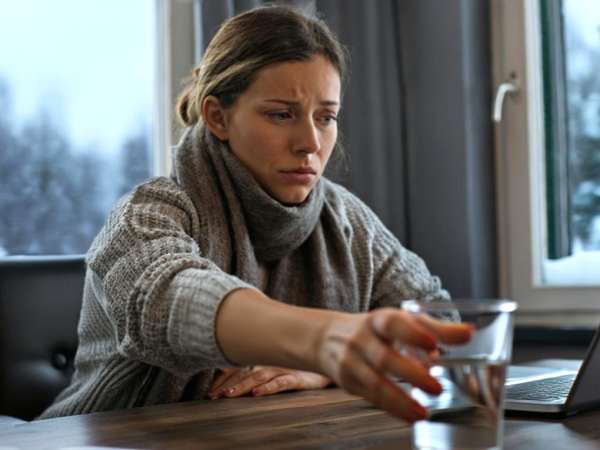 Deshidratarea tăcută: de ce este atât de greu să bei apă în frig și cum să schimbi situația fără efort