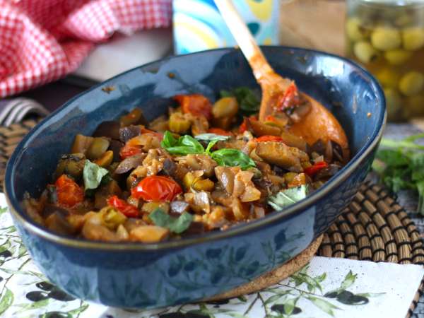 12 Mâncăruri emblematice ale bucătăriei mediteraneene: le-ați gustat pe toate cel puțin o dată?