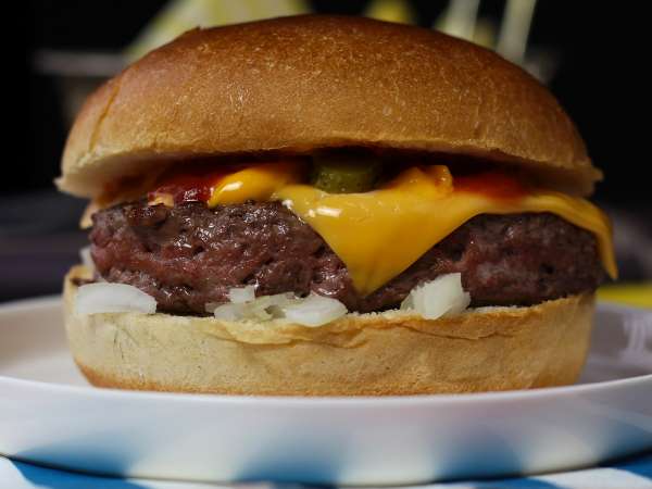 Cele mai apreciate 17 rețete americane (dulci și sărate): cele mai bune preparate din bucătăria americană pentru a le prepara acasă