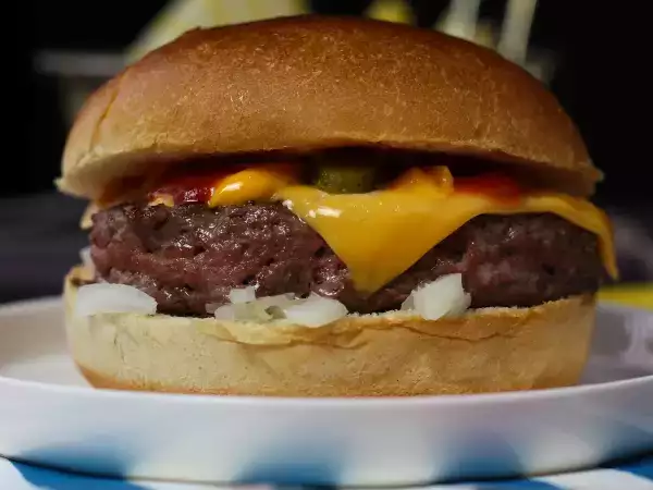 Cele mai apreciate 17 rețete americane (dulci și sărate): cele mai bune preparate din bucătăria americană pentru a le prepara acasă