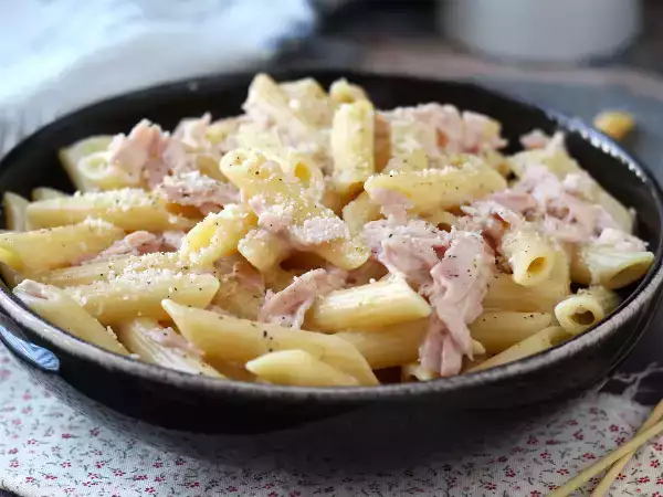 8 rețete salvatoare pentru studenți: ce să gătești când cămara și frigiderul sunt aproape goale?