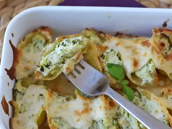 Conchiglioni umplute cu ricotta, dovlecei și lămâie: primul fel cremos perfect pentru masa de Paște