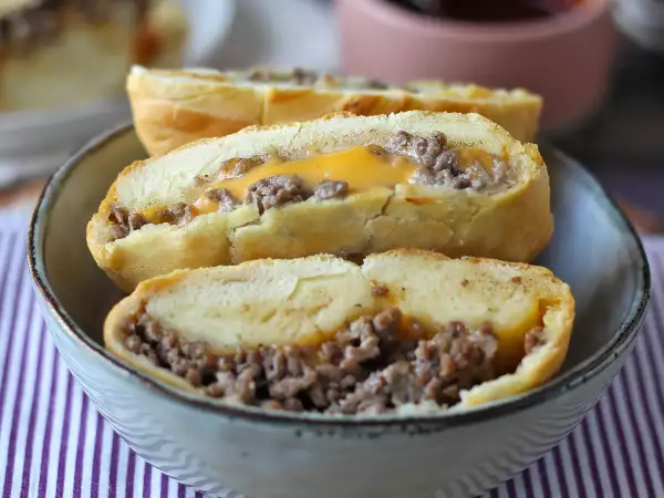 7 rețete făcute cu aluat de pizza (care nu sunt pizza) care sunt absurd de delicioase