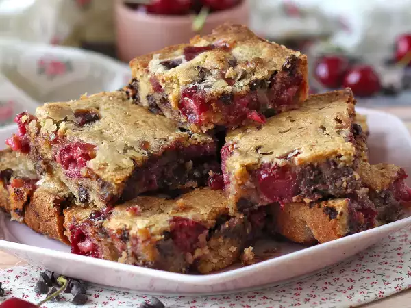 10 prăjituri de primăvară perfecte pentru a face orice după-amiază mai dulce