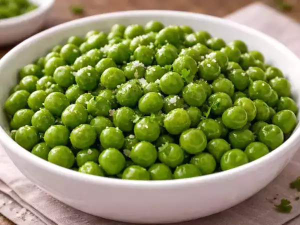 Cum gătesc mazărea proaspătă? Sfaturi pentru a le păstra fragede și verzi