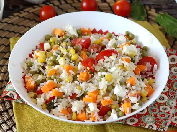 Faceți salate cu resturi: 17 rețete pentru a transforma ceea ce rămâne în frigider în mâncăruri incredibile