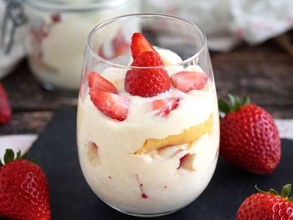 Tiramisu de căpșuni: o versiune de primăvară a clasicului italian