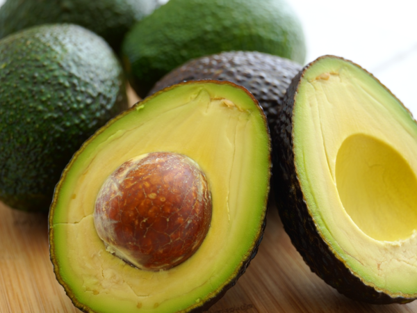 Chiar poți mânca avocado în fiecare zi? Ce spun experții (și ce ar trebui să evitați)