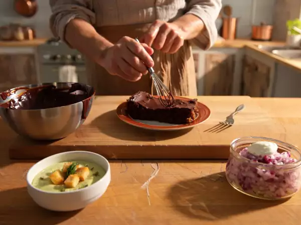 Meniul zilei, 9 mai: o combinație delicioasă de antreuri, fel principal și desert
