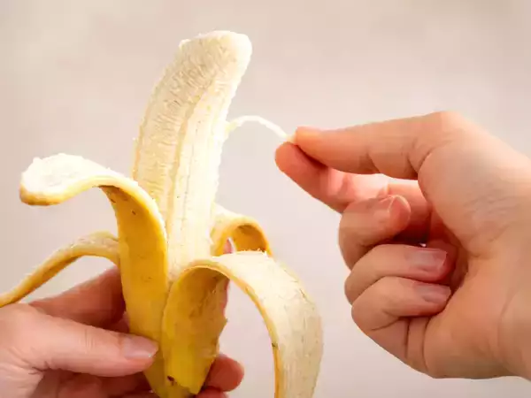 Ce sunt acele fire pe banană și de ce apar tot timpul?