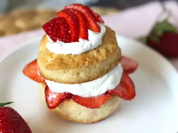 Descoperiți desertul perfect de primăvară: un desert delicios de căpșuni care nu trebuie ratat
