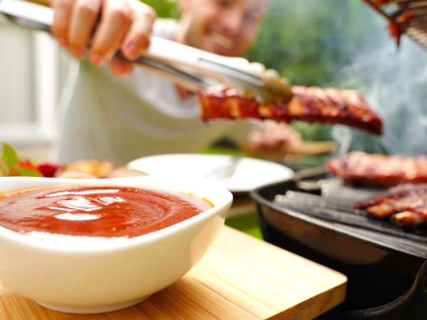 Sos pentru grătar: fă-l acasă și transformă orice carne