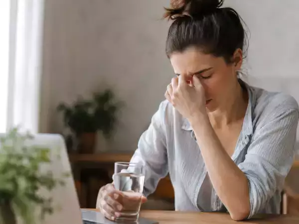 Aceste semne indică faptul că ești deshidratat… chiar dacă nu ți-e sete