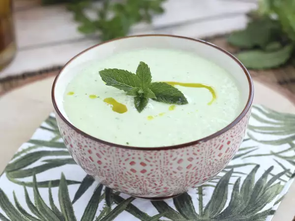 Mai mult decât gazpacho: 12 supe și creme reci pentru o alimentație mai sănătoasă pe vreme caldă