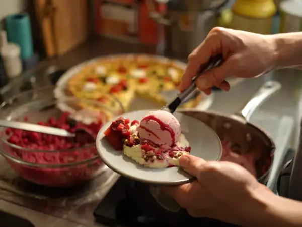 Meniul zilei, 3 iulie: verrine de sfeclă, quiche cu feta și înghețată vegană de banane