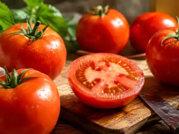 Roșia este fruct sau legumă? Răspunsul clar și simplu care pune capăt dezbaterii