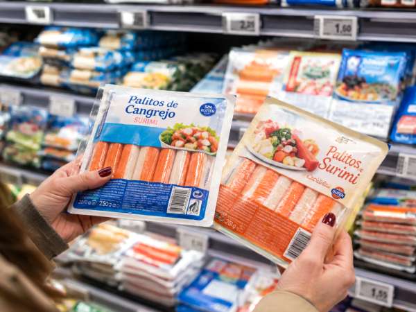 Bastonașele de crab nu conțin crab: cum să alegi un surimi care să merite efortul