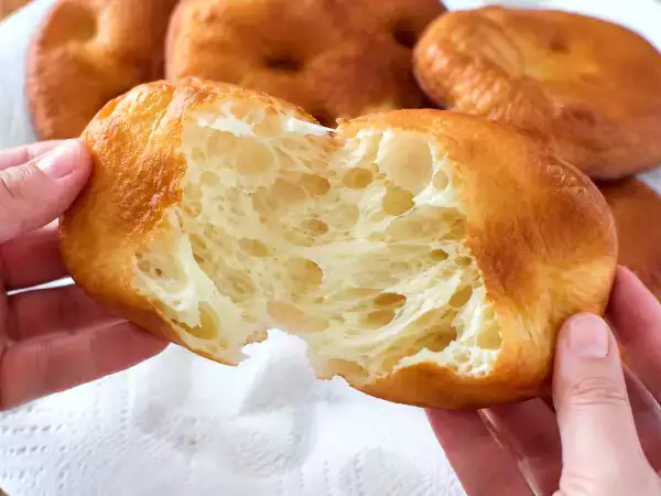 Pancovele absorb prea mult ulei? Temperatura care le păstrează pufoase