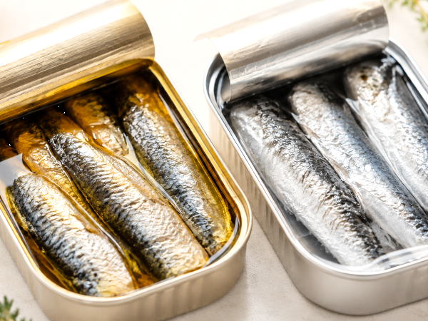 Sardine în ulei sau în apă? Aflați când este cea mai bună opțiune fiecare dintre ele