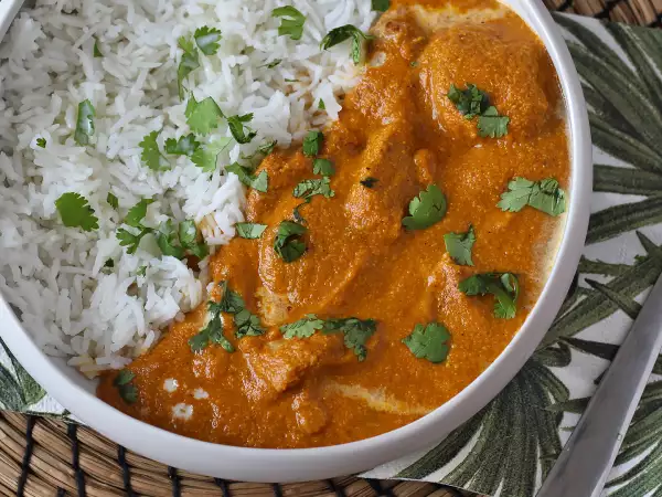 Încă eziți între orezul basmati și cel de iasomie? Alege-l pe cel potrivit în funcție de aromă, textură și felul de mâncare
