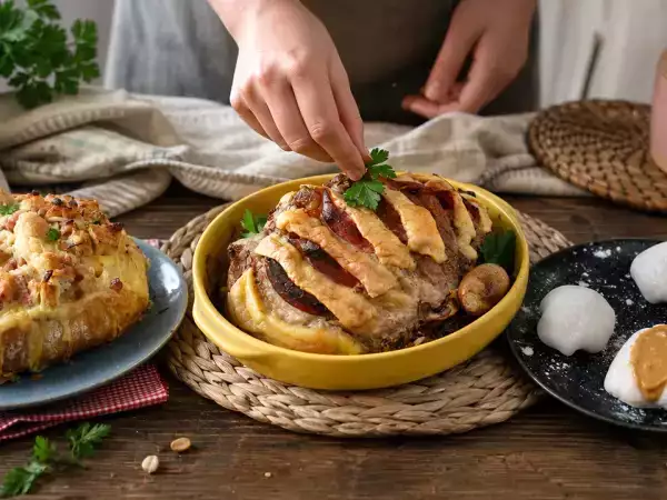 Meniul zilei, 9 octombrie: pâine tartiflette, friptură Orloff și mochi cu arahide
