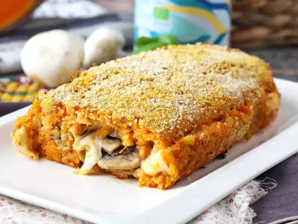 Ruladă vegetariană de toamnă, cu miez de brânză care se întinde: o cină la cuptor ușor de pregătit și irezistibilă pentru serile răcoroase
