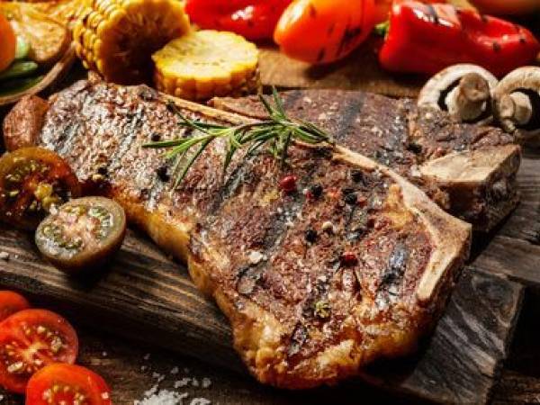 5 bucati de carne care au gust mai bun la gratar